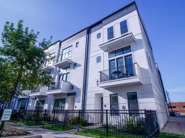 2920 Lamar St Street, Houston TX 77003
