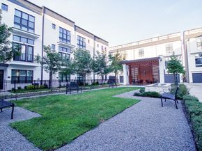 2920 Lamar St Street, Houston TX 77003
