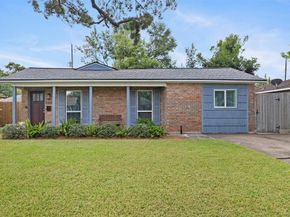 5105 De Lange Lane, Houston TX 77092