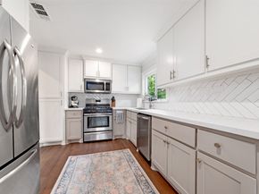 5105 De Lange Lane, Houston TX 77092