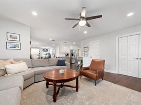 5105 De Lange Lane, Houston TX 77092