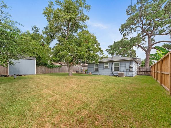 5105 De Lange Lane, Houston TX 77092