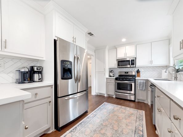 5105 De Lange Lane, Houston TX 77092