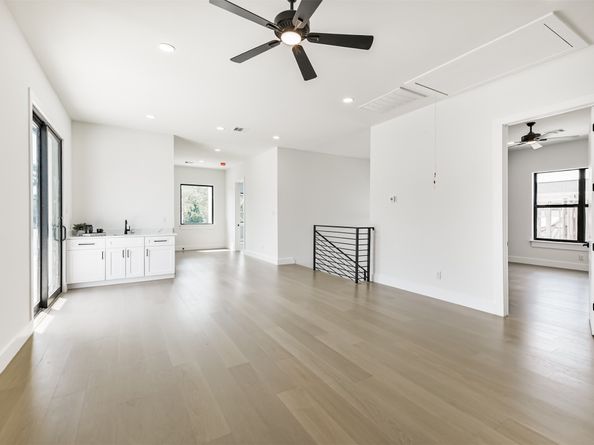 3720 Ella Boulevard, Houston TX 77018