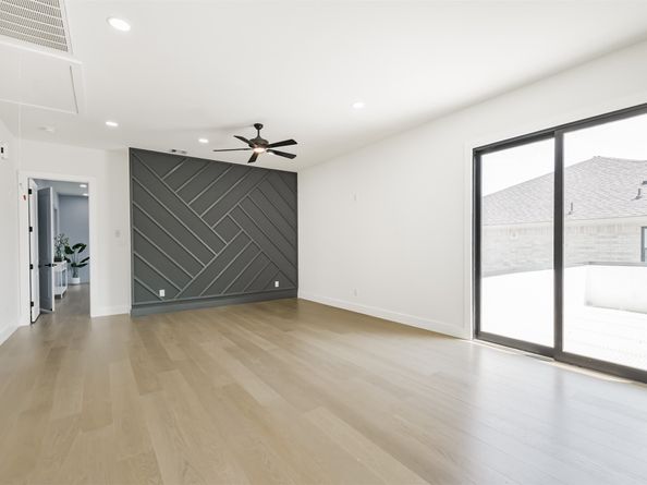 3720 Ella Boulevard, Houston TX 77018