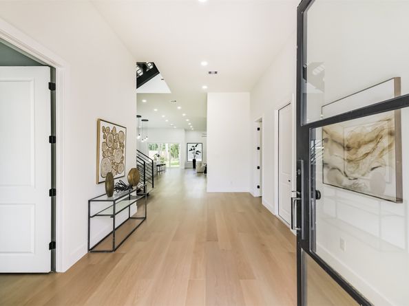 3720 Ella Boulevard, Houston TX 77018