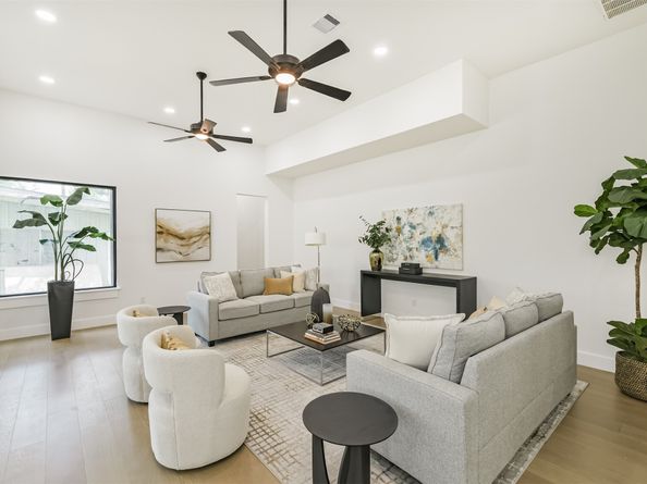 3720 Ella Boulevard, Houston TX 77018