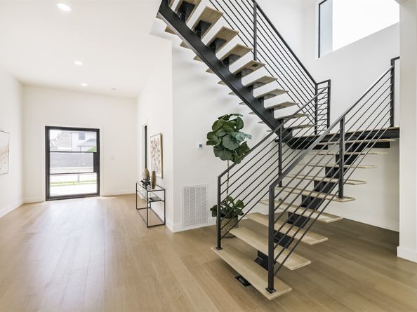 3720 Ella Boulevard, Houston TX 77018