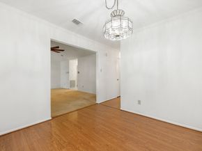 1346 Castle Glen Drive, Houston TX 77015