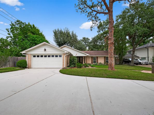 2834 Fontana Drive, Houston TX 77043