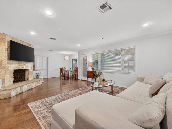 2834 Fontana Drive, Houston TX 77043