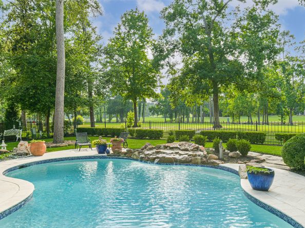 2323 Pine Bend Drive, Kingwood TX 77339