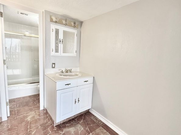 2016 Main 1904, Houston TX 77002