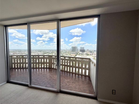 2016 Main 1904, Houston TX 77002