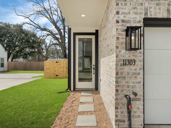 11303 Stonework Grove Lane, Houston TX 77076