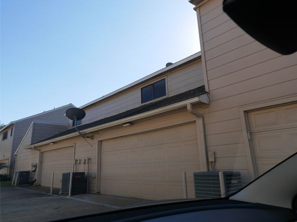 13840 Hollowgreen Drive 106, Houston TX 77082