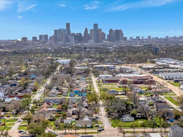 515 Canadian Street, Houston TX 77009