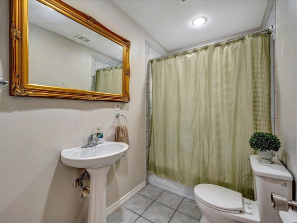 515 Canadian Street, Houston TX 77009