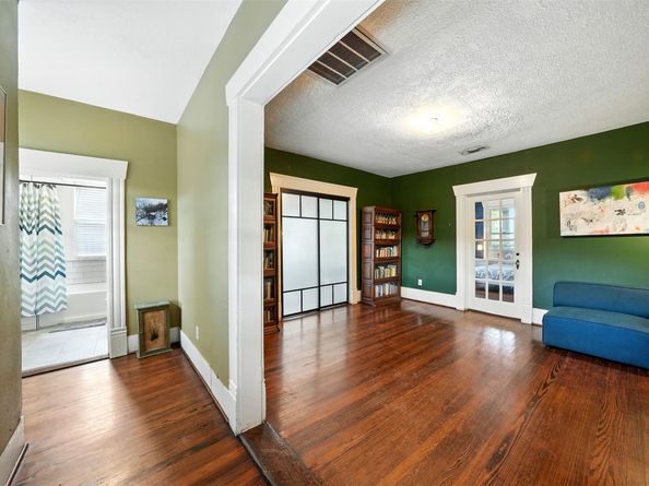 525 Teetshorn Street, Houston TX 77009