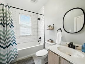 525 Teetshorn Street, Houston TX 77009