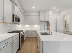 910A W 21st Street, Houston TX 77008