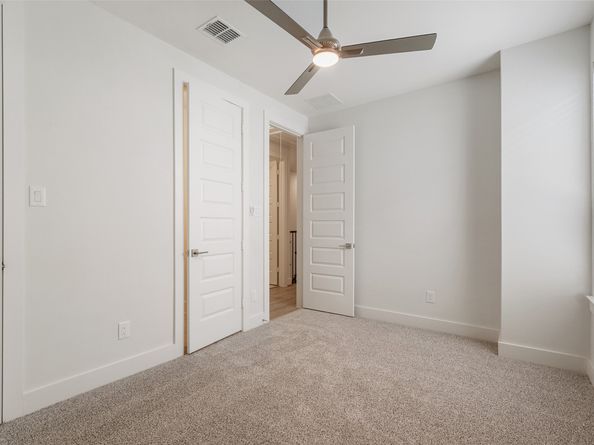 910A W 21st Street, Houston TX 77008