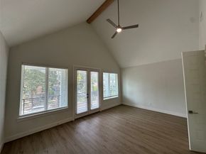 910A W 21st Street, Houston TX 77018