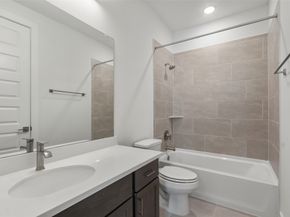 910A W 21st Street, Houston TX 77008