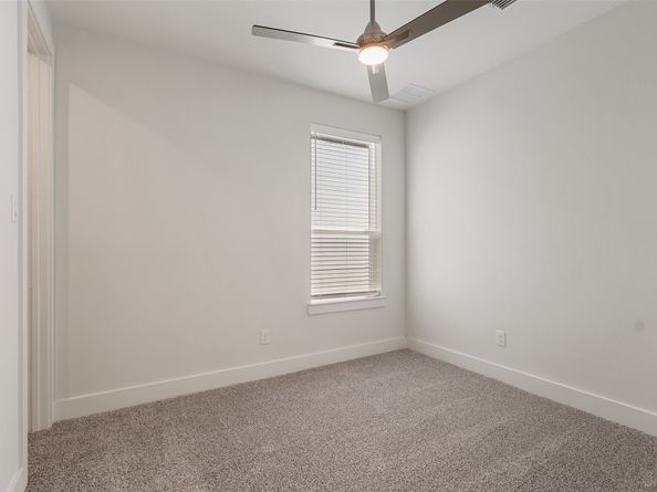 910A W 21st Street, Houston TX 77008