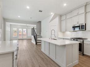 910A W 21st Street, Houston TX 77008