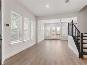 910A W 21st Street, Houston TX 77008