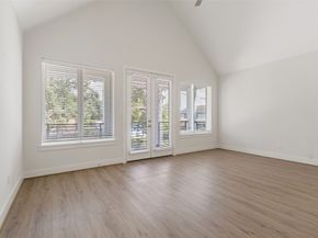 910A W 21st Street, Houston TX 77008