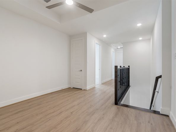 910A W 21st Street, Houston TX 77008