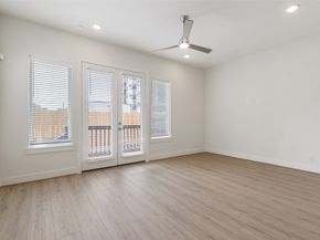 910A W 21st Street, Houston TX 77008