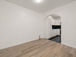 1257 E Witte Road 16, Houston TX 77055