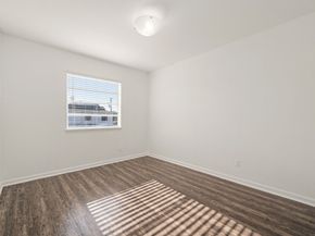 1257 E Witte Road 16, Houston TX 77055