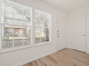 1257 E Witte Road 16, Houston TX 77055