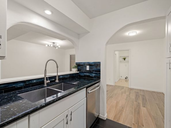 1257 E Witte Road 16, Houston TX 77055