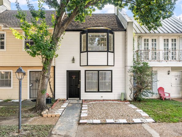1257 E Witte Road 16, Houston TX 77055