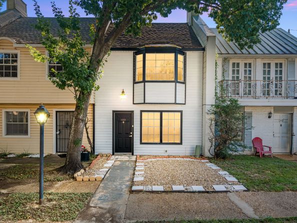 1257 E Witte Road 16, Houston TX 77055