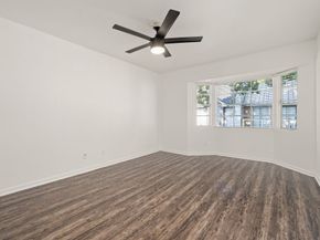 1257 E Witte Road 16, Houston TX 77055