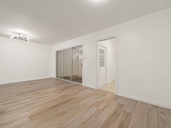 1257 E Witte Road 16, Houston TX 77055