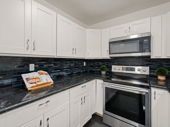 1257 E Witte Road 16, Houston TX 77055