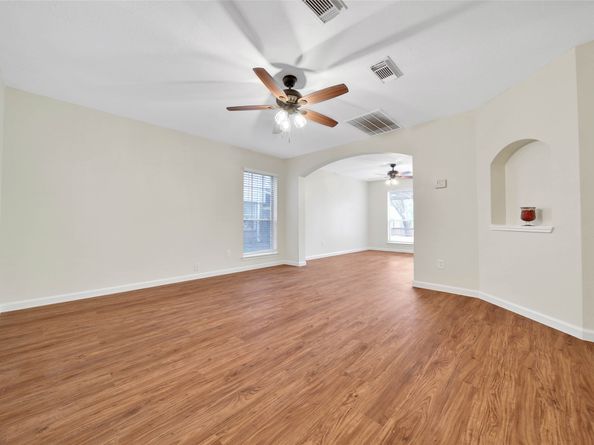 1427 Redwood Village Circle, Spring TX 77386