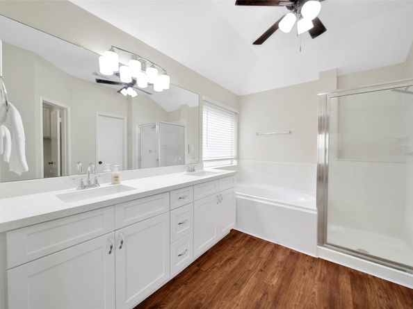 1427 Redwood Village Circle, Spring TX 77386