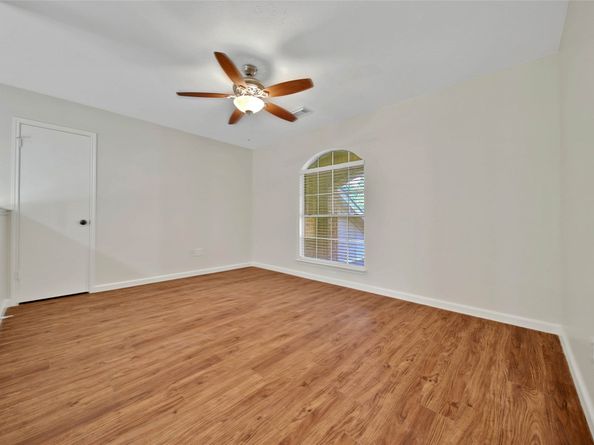 1427 Redwood Village Circle, Spring TX 77386