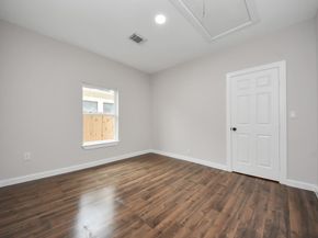 409 S 72nd Street, Houston TX 77011
