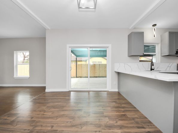 409 S 72nd Street, Houston TX 77011