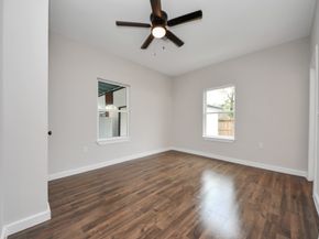 409 S 72nd Street, Houston TX 77011