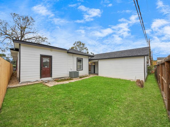 409 S 72nd Street, Houston TX 77011